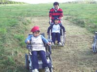 初めて車椅子を動かすのは難しいね